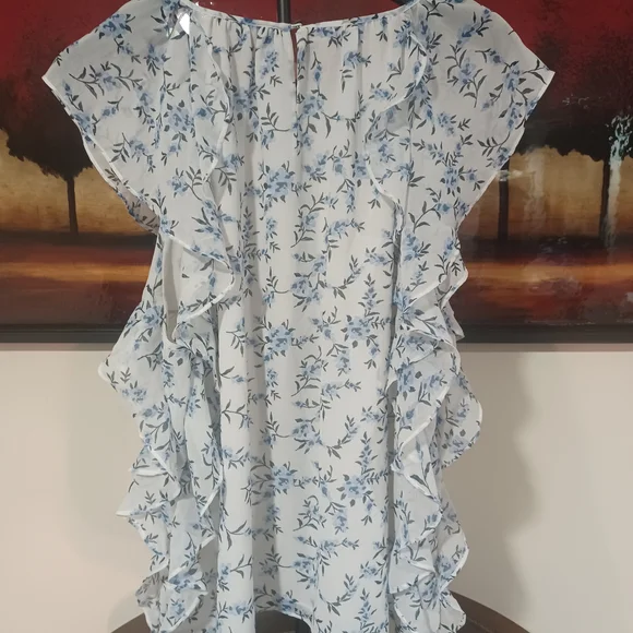 1. State Blue and White Floral Top - Picture 3 of 6